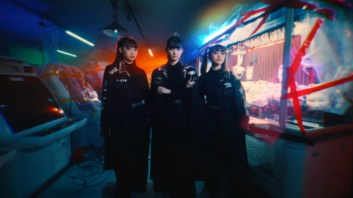 BABYMETAL’s “Headbangeeeeerrrrr” Electrifies Kawaii At 15